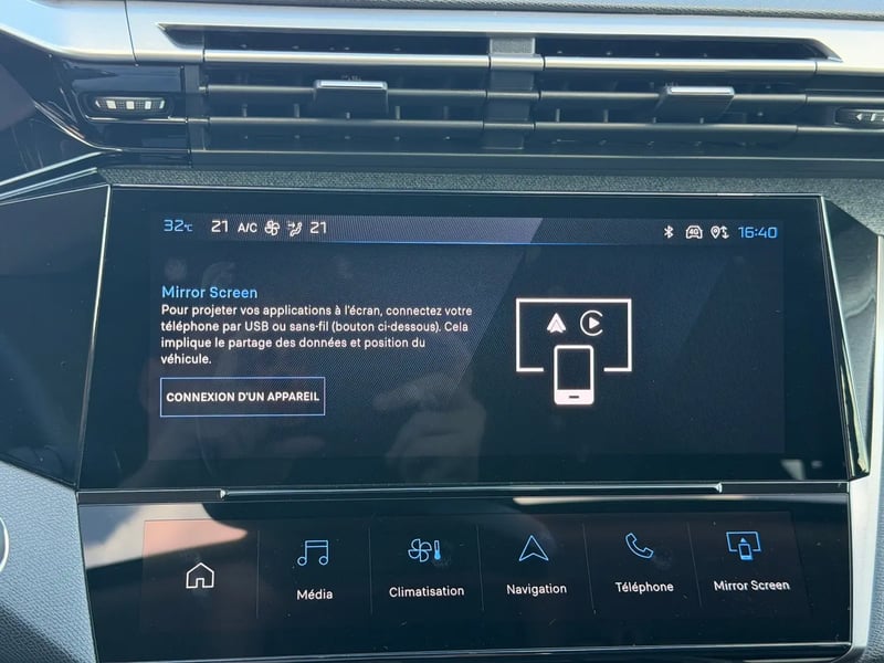 Photo de la voiture PEUGEOT 308 Hybrid 145 e-DCS6 Allure