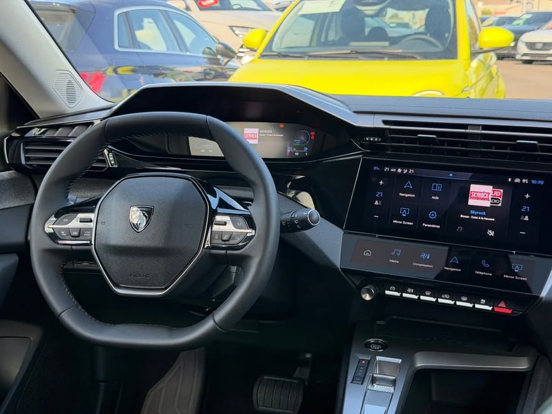 Photo de la voiture PEUGEOT 308 Hybrid 145 e-DCS6 Allure