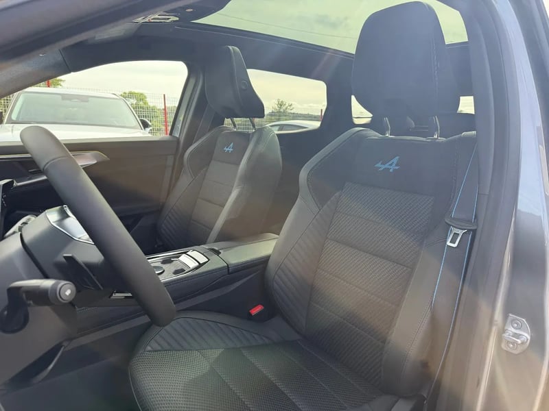 Photo de la voiture RENAULT AUSTRAL full hybrid E-Tech 200 ch Esprit Alpine