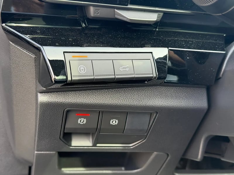 Photo de la voiture RENAULT AUSTRAL full hybrid E-Tech 200 ch Esprit Alpine