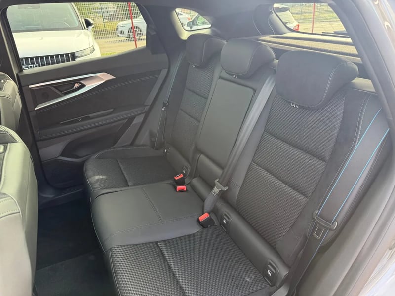 Photo de la voiture RENAULT AUSTRAL full hybrid E-Tech 200 ch Esprit Alpine