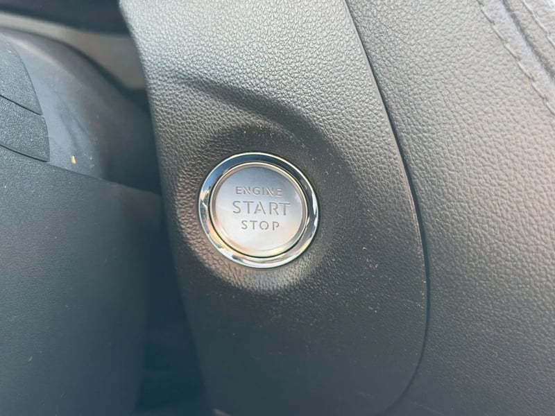 Photo de la voiture OPEL GRANDLAND X BUSINESS 1.5 Diesel 130 ch BVA6 Innovation Business