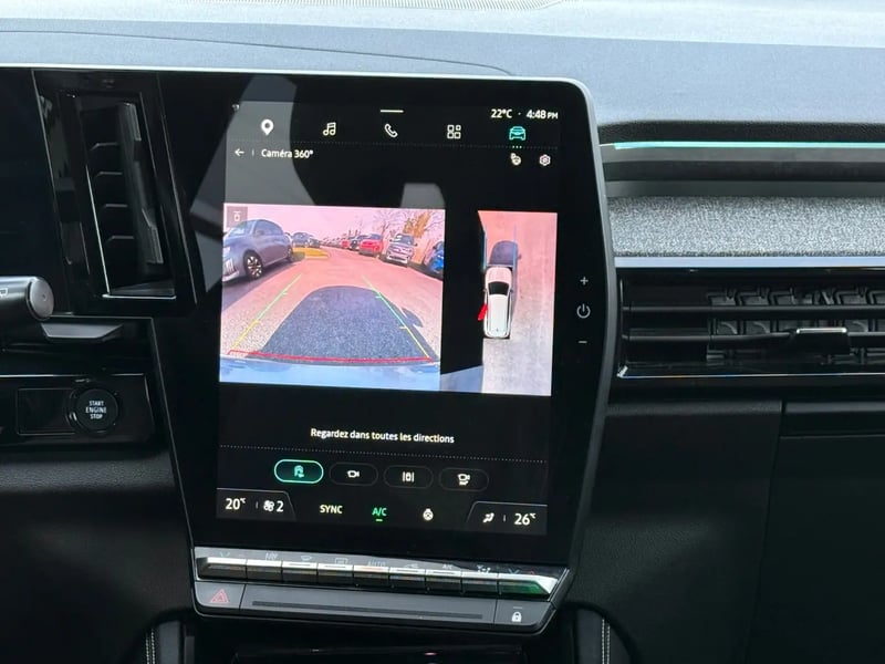 Photo de la voiture RENAULT ESPACE VI E-Tech hybrid 200 Techno