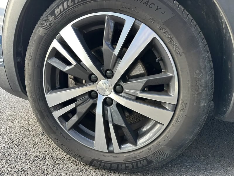 Photo de la voiture PEUGEOT 3008 BlueHDi 130ch S&S EAT8 Allure Pack
