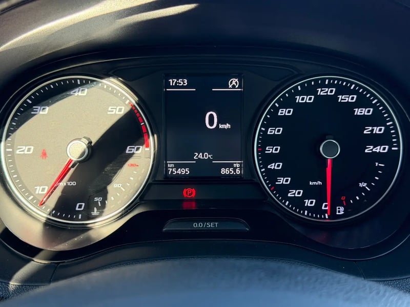 Photo de la voiture SEAT IBIZA 1.4 TDI 105 ch S/S Connect