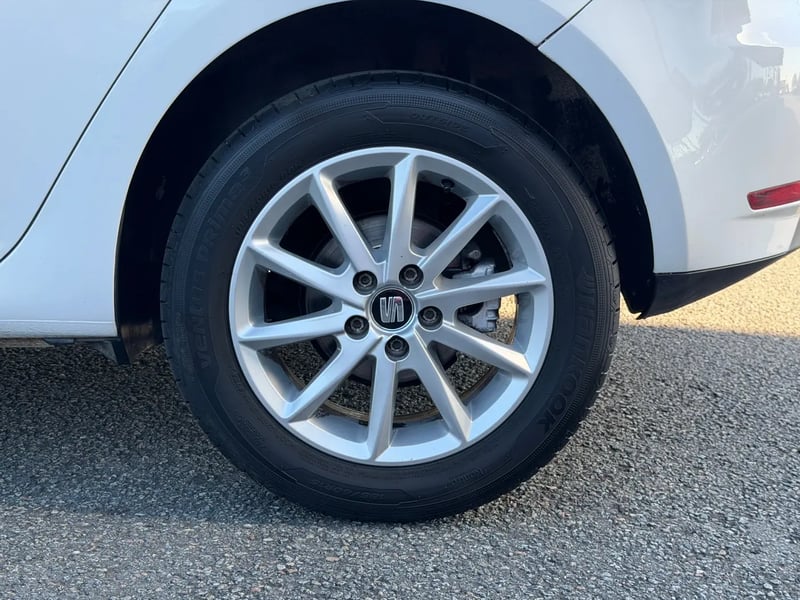 Photo de la voiture SEAT IBIZA 1.4 TDI 105 ch S/S Connect