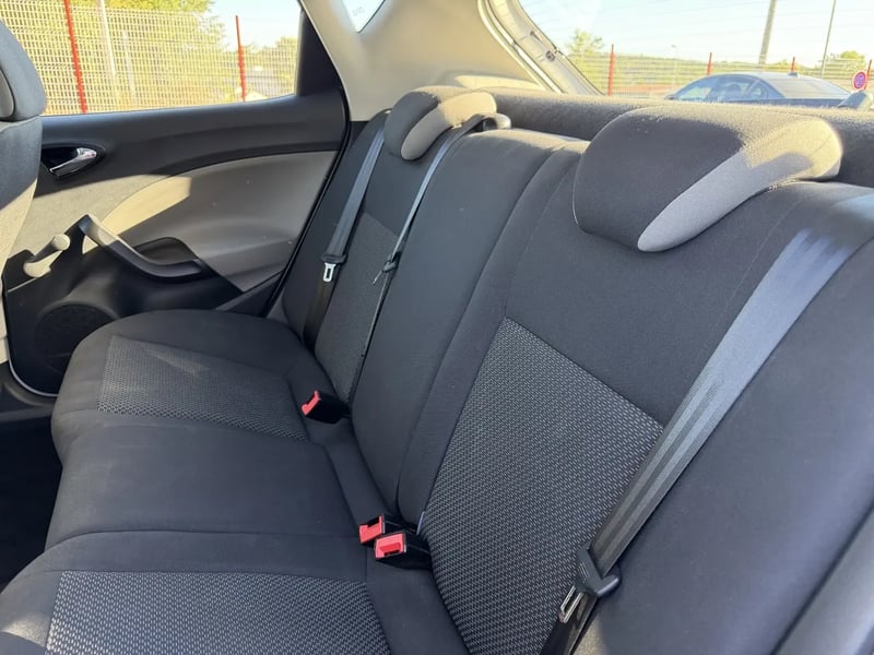 Photo de la voiture SEAT IBIZA 1.4 TDI 105 ch S/S Connect