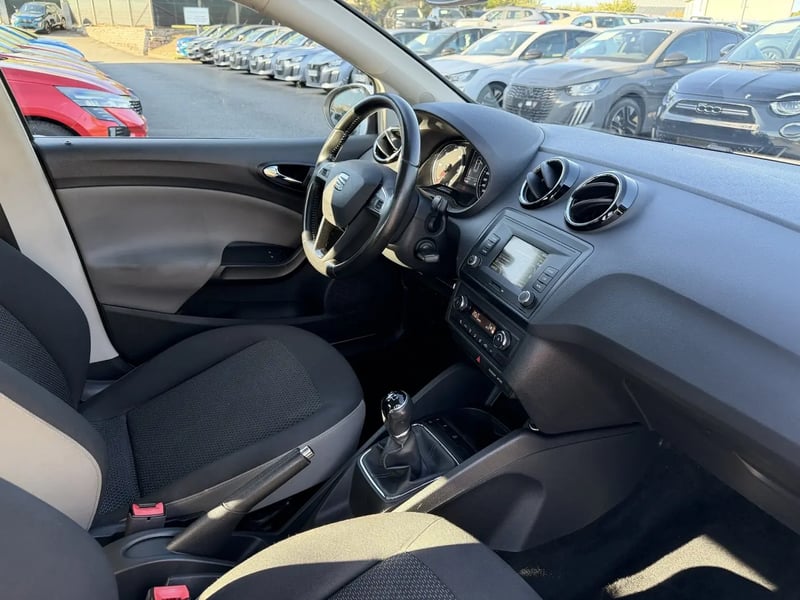 Photo de la voiture SEAT IBIZA 1.4 TDI 105 ch S/S Connect