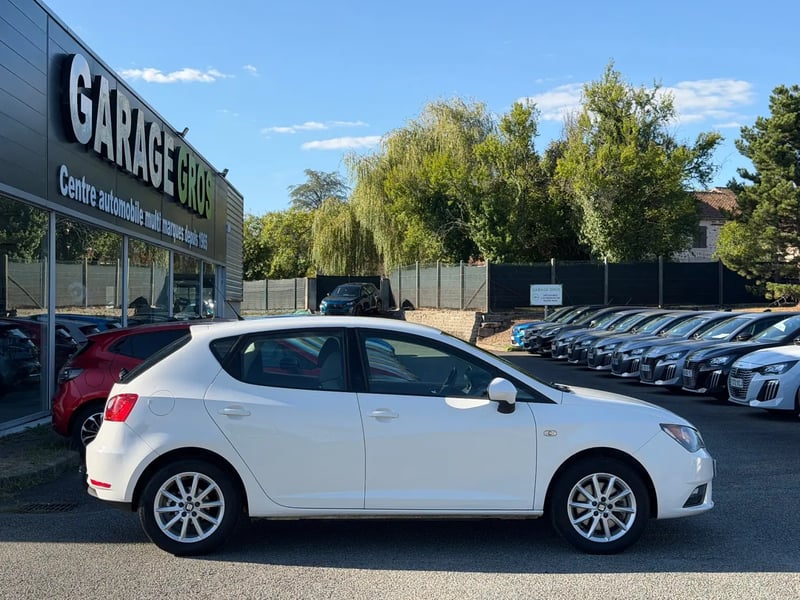 Photo de la voiture SEAT IBIZA 1.4 TDI 105 ch S/S Connect