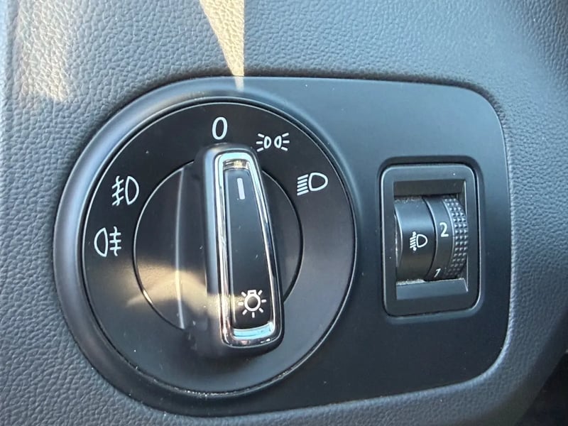 Photo de la voiture SEAT IBIZA 1.4 TDI 105 ch S/S Connect