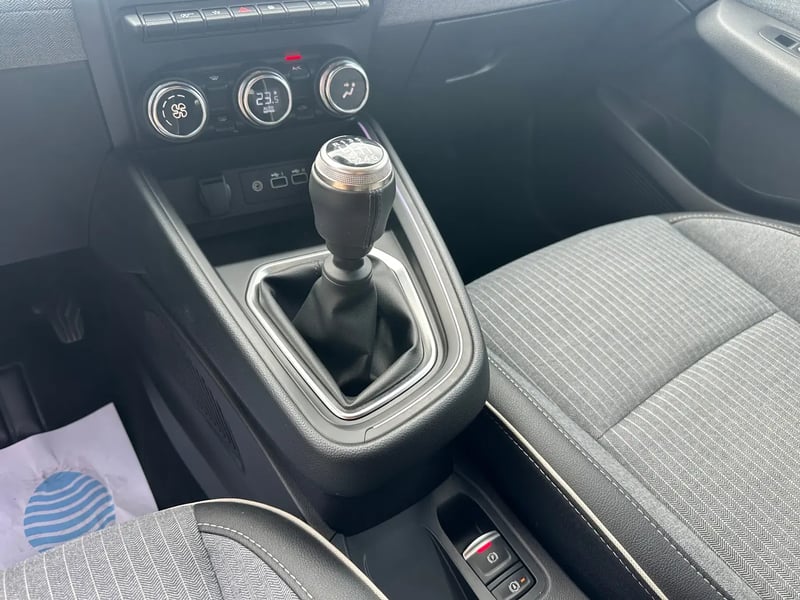 Photo de la voiture RENAULT CLIO V Eco-G 100 ch GSR2 Techno