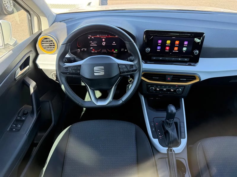 Photo de la voiture SEAT ARONA 1.0 TSI 115 ch Start/Stop DSG7 Business