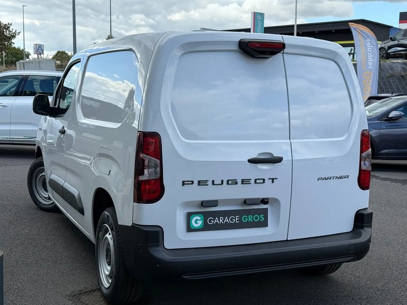 Photo de la voiture PEUGEOT PARTNER FOURGON FGN DIESEL 100 CH M MANUELLE