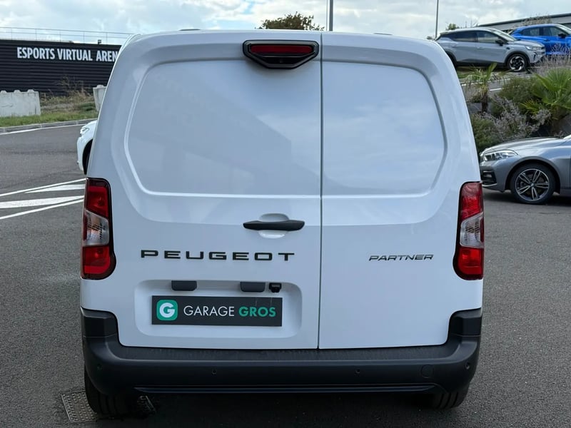 Photo de la voiture PEUGEOT PARTNER FOURGON FGN DIESEL 100 CH M MANUELLE