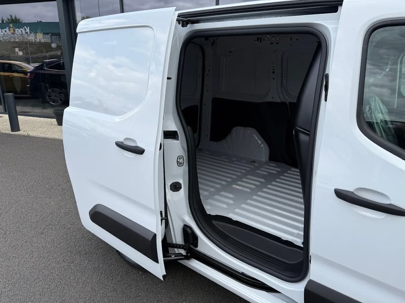 Photo de la voiture PEUGEOT PARTNER FOURGON FGN DIESEL 100 CH M MANUELLE