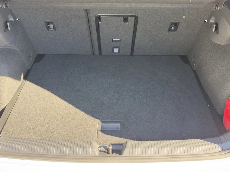 Photo de la voiture VOLKSWAGEN GOLF 1.5 eTSI OPF 150 DSG7 R-Line