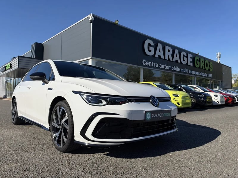Photo de la voiture VOLKSWAGEN GOLF 1.5 eTSI OPF 150 DSG7 R-Line