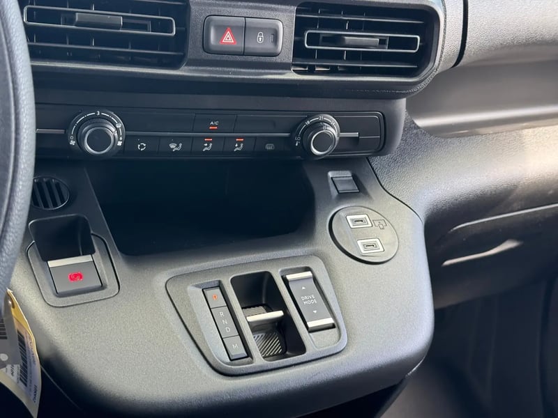 Photo de la voiture CITROEN BERLINGO VAN XL DIESEL 130 CH AUT.