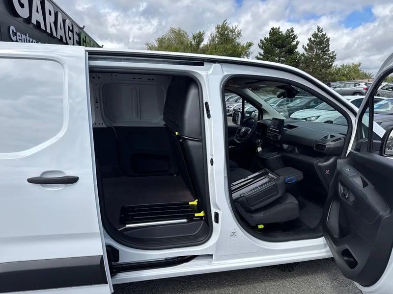Photo de la voiture CITROEN BERLINGO VAN XL DIESEL 130 CH AUT.