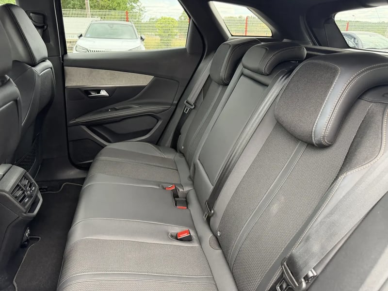 Photo de la voiture PEUGEOT 3008 PureTech 130ch S&S BVM6 GT
