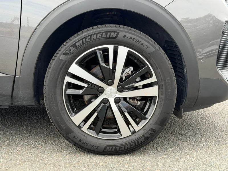 Photo de la voiture PEUGEOT 3008 PureTech 130ch S&S BVM6 GT