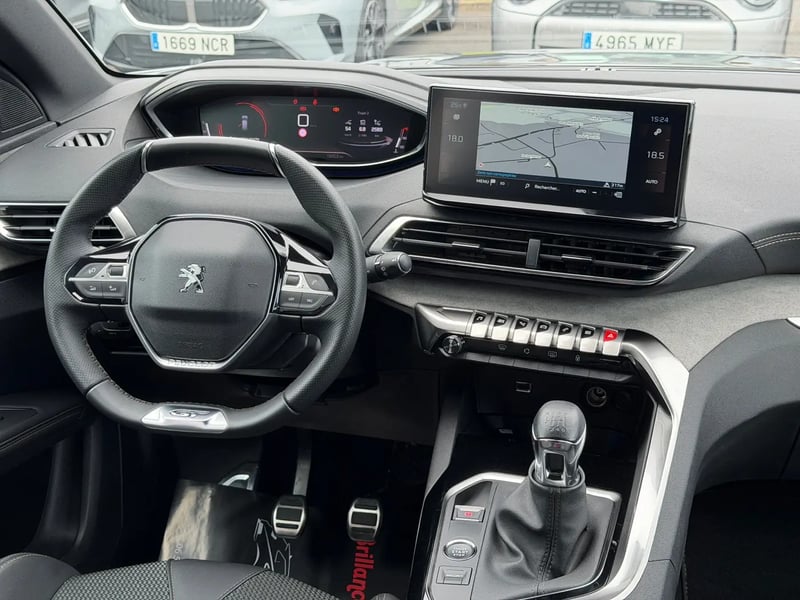 Photo de la voiture PEUGEOT 3008 PureTech 130ch S&S BVM6 GT