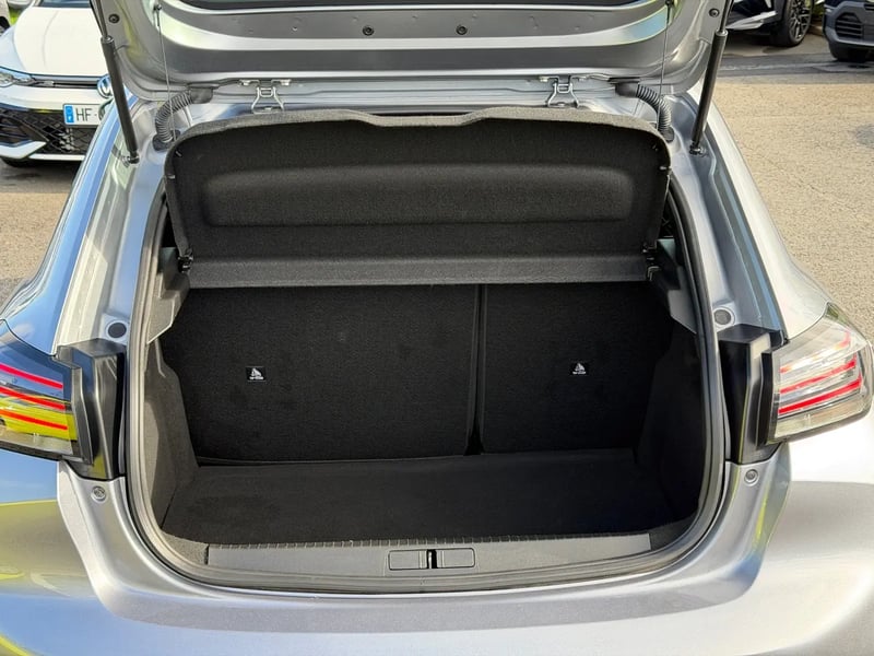 Photo de la voiture PEUGEOT 208 Hybrid 110 ch e-DCS6 Style