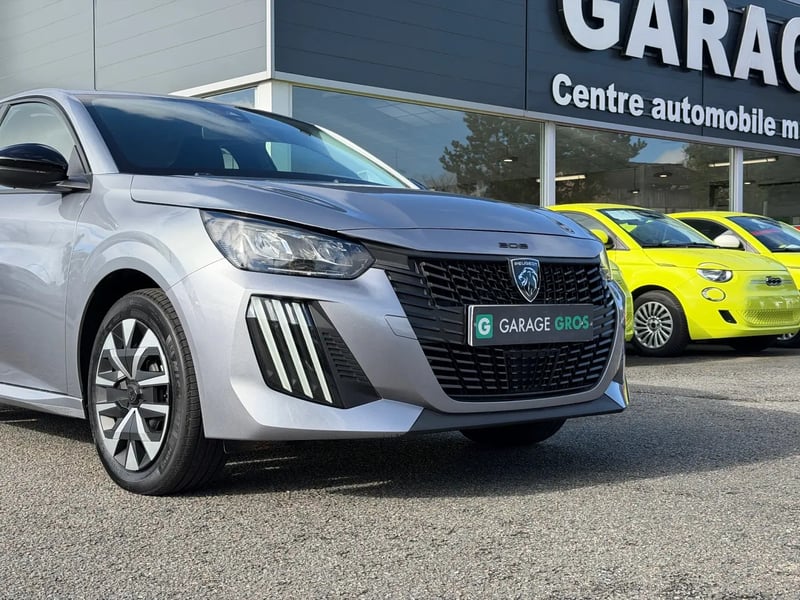 Photo de la voiture PEUGEOT 208 Hybrid 110 ch e-DCS6 Style