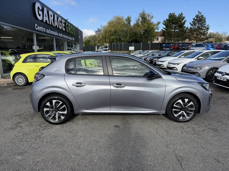Photo de la voiture PEUGEOT 208 Hybrid 110 ch e-DCS6 Style