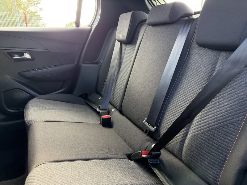 Photo de la voiture PEUGEOT 208 Hybrid 110 ch e-DCS6 Style