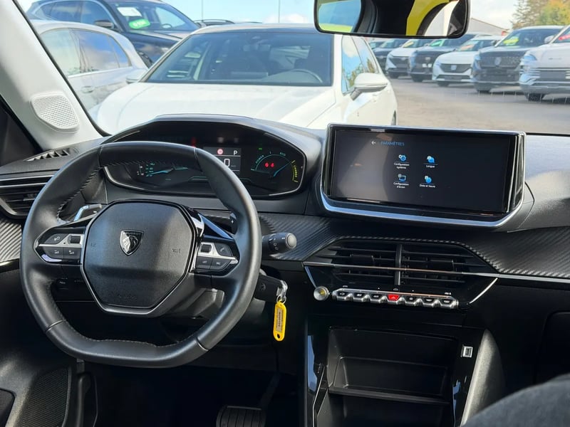 Photo de la voiture PEUGEOT 208 Hybrid 110 ch e-DCS6 Style