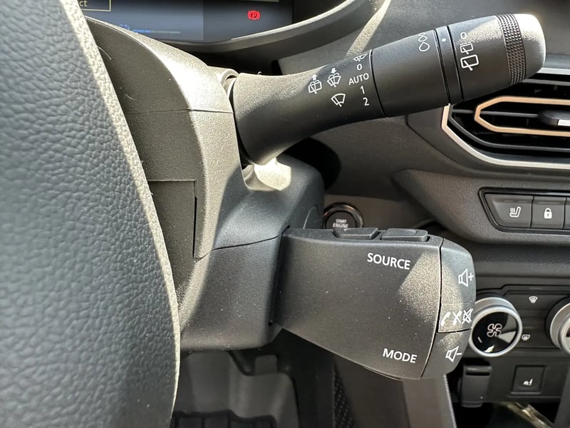 Photo de la voiture DACIA JOGGER Hybrid 140 7 places GSR2 Extreme