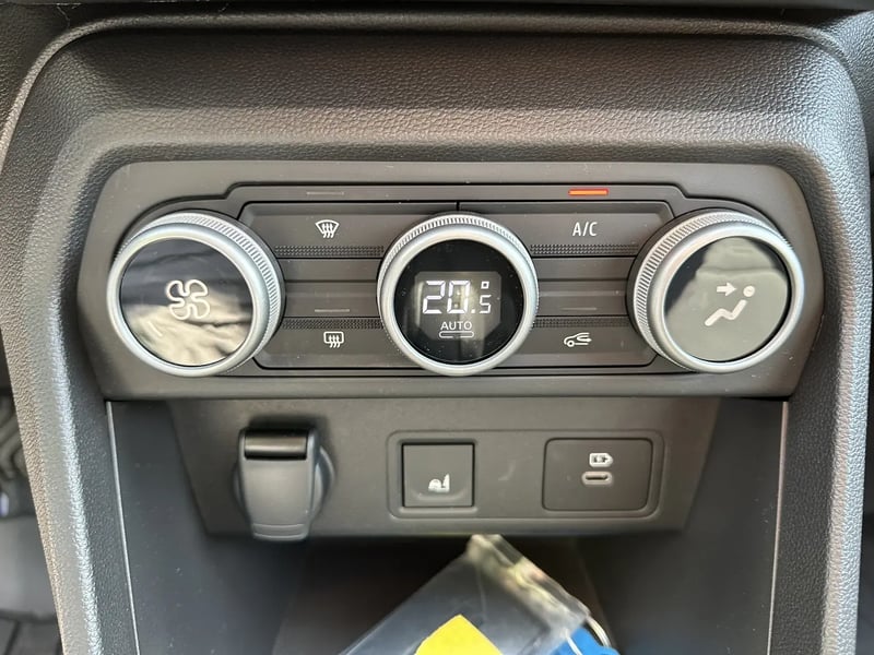Photo de la voiture DACIA JOGGER Hybrid 140 7 places GSR2 Extreme