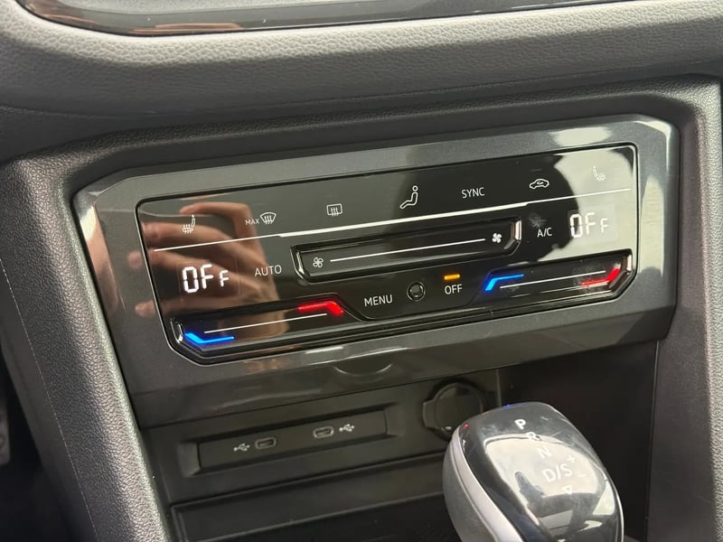 Photo de la voiture VOLKSWAGEN TIGUAN 1.5 TSI 150ch DSG7 Life Plus