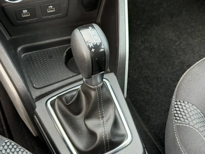 Photo de la voiture DACIA DUSTER TCe 150 FAP 4x2 EDC Prestige