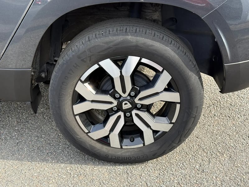Photo de la voiture DACIA DUSTER TCe 150 FAP 4x2 EDC Prestige