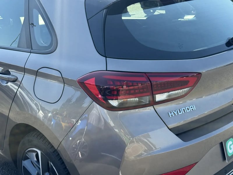 Photo de la voiture HYUNDAI i30 1.0 T-GDi 120 DCT-7 Hybrid 48V Creative