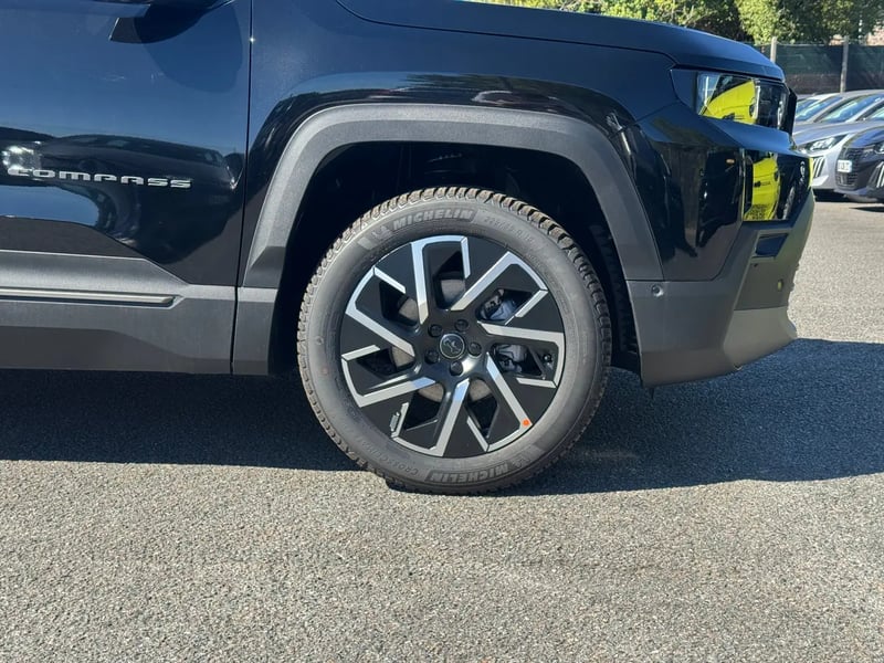 Photo de la voiture JEEP COMPASS 1.2 Turbo T3 145 ch BVR6 e-Hybrid Altitude