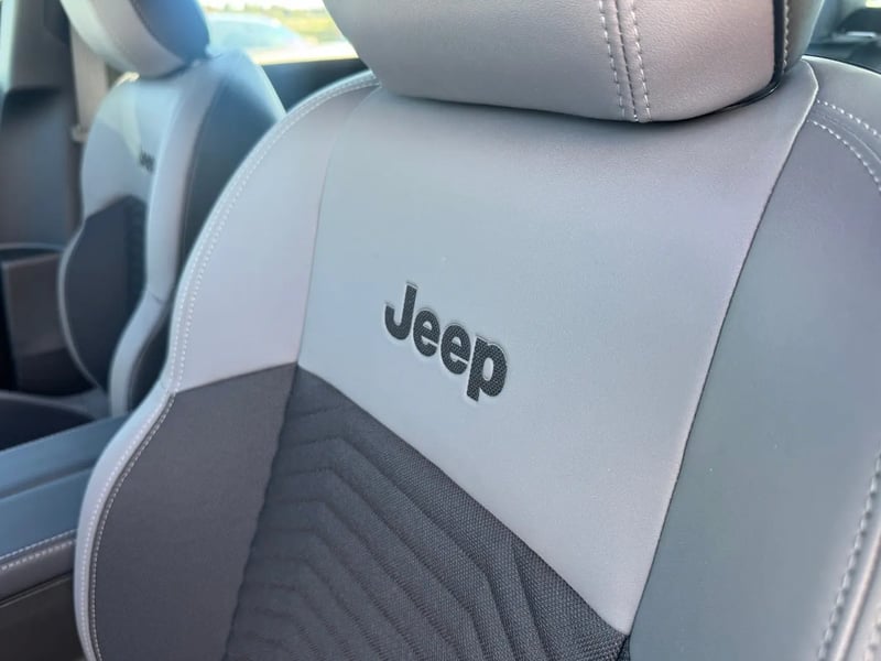 Photo de la voiture JEEP COMPASS 1.2 Turbo T3 145 ch BVR6 e-Hybrid Altitude