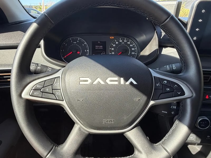 Photo de la voiture DACIA SANDERO ECO-G 100 GSR2 Stepway Extreme +