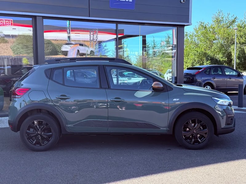 Photo de la voiture DACIA SANDERO ECO-G 100 GSR2 Stepway Extreme +