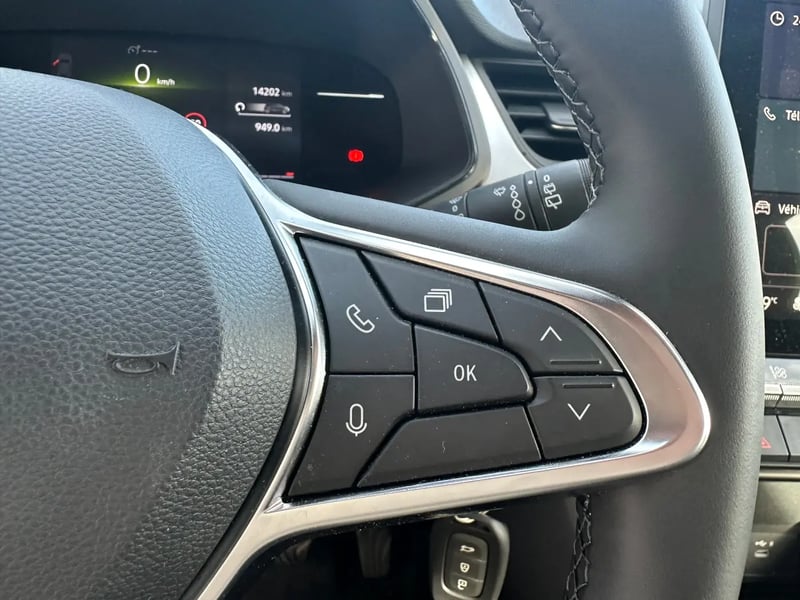 Photo de la voiture RENAULT CAPTUR TCe 90 ch Evolution