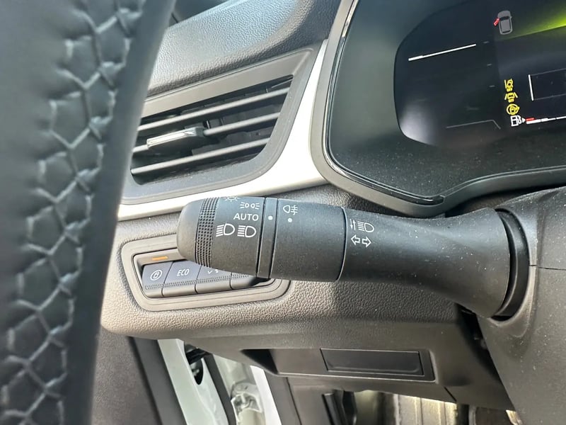 Photo de la voiture RENAULT CAPTUR TCe 90 ch Evolution