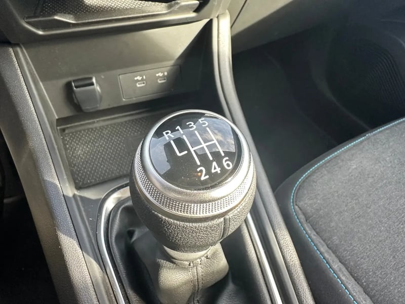 Photo de la voiture RENAULT CAPTUR TCe 90 ch Evolution