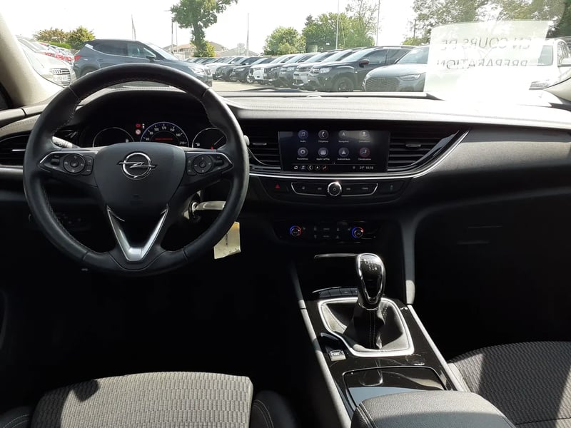Photo de la voiture OPEL INSIGNIA GRAND SPORT 2.0 Diesel 174 ch BVM6 Elegance