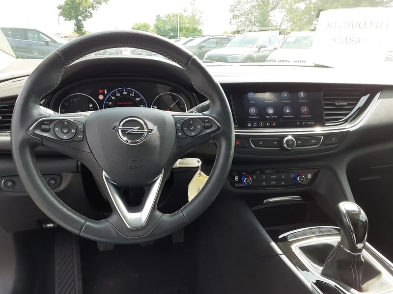 Photo de la voiture OPEL INSIGNIA GRAND SPORT 2.0 Diesel 174 ch BVM6 Elegance