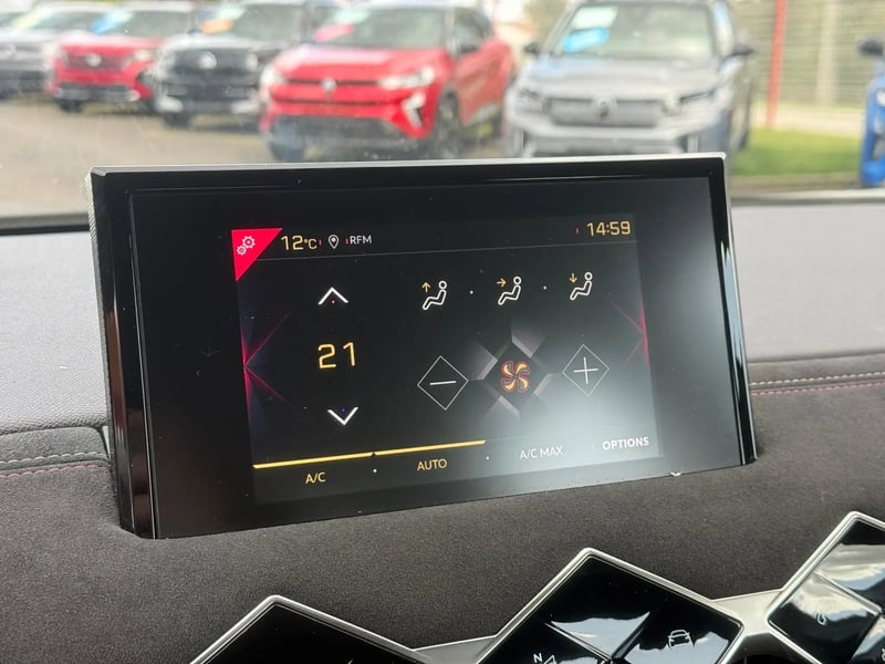 Photo de la voiture DS DS 3 CROSSBACK DS3 Crossback PureTech 130 EAT8 Performance Line