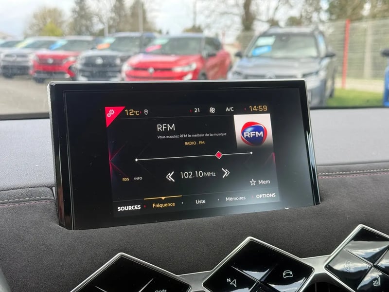 Photo de la voiture DS DS 3 CROSSBACK DS3 Crossback PureTech 130 EAT8 Performance Line
