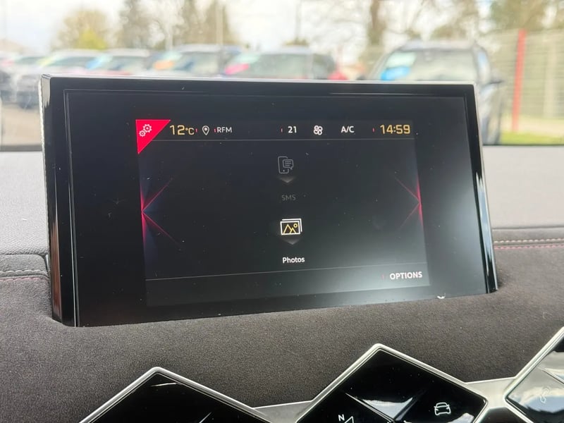 Photo de la voiture DS DS 3 CROSSBACK DS3 Crossback PureTech 130 EAT8 Performance Line