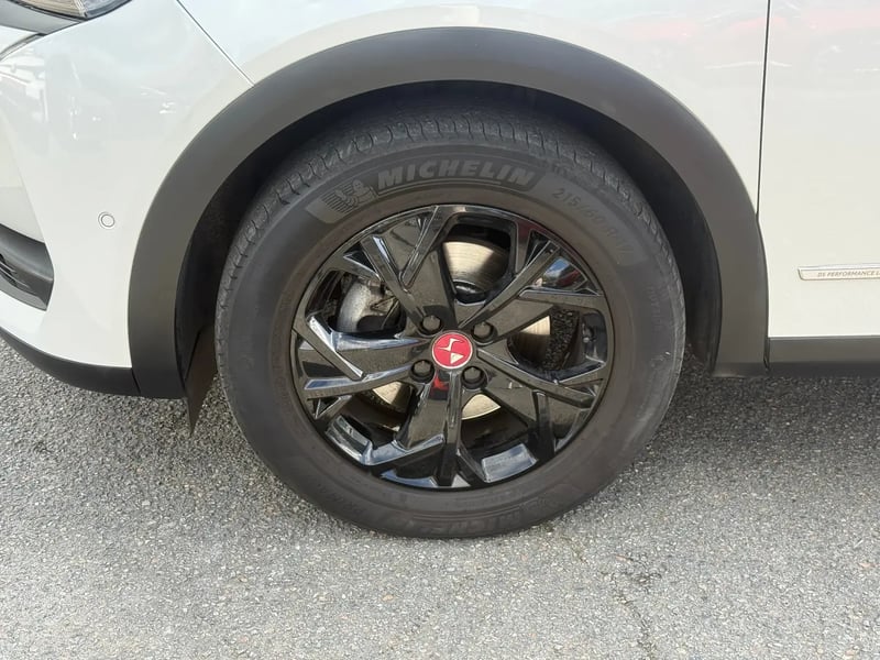 Photo de la voiture DS DS 3 CROSSBACK DS3 Crossback PureTech 130 EAT8 Performance Line